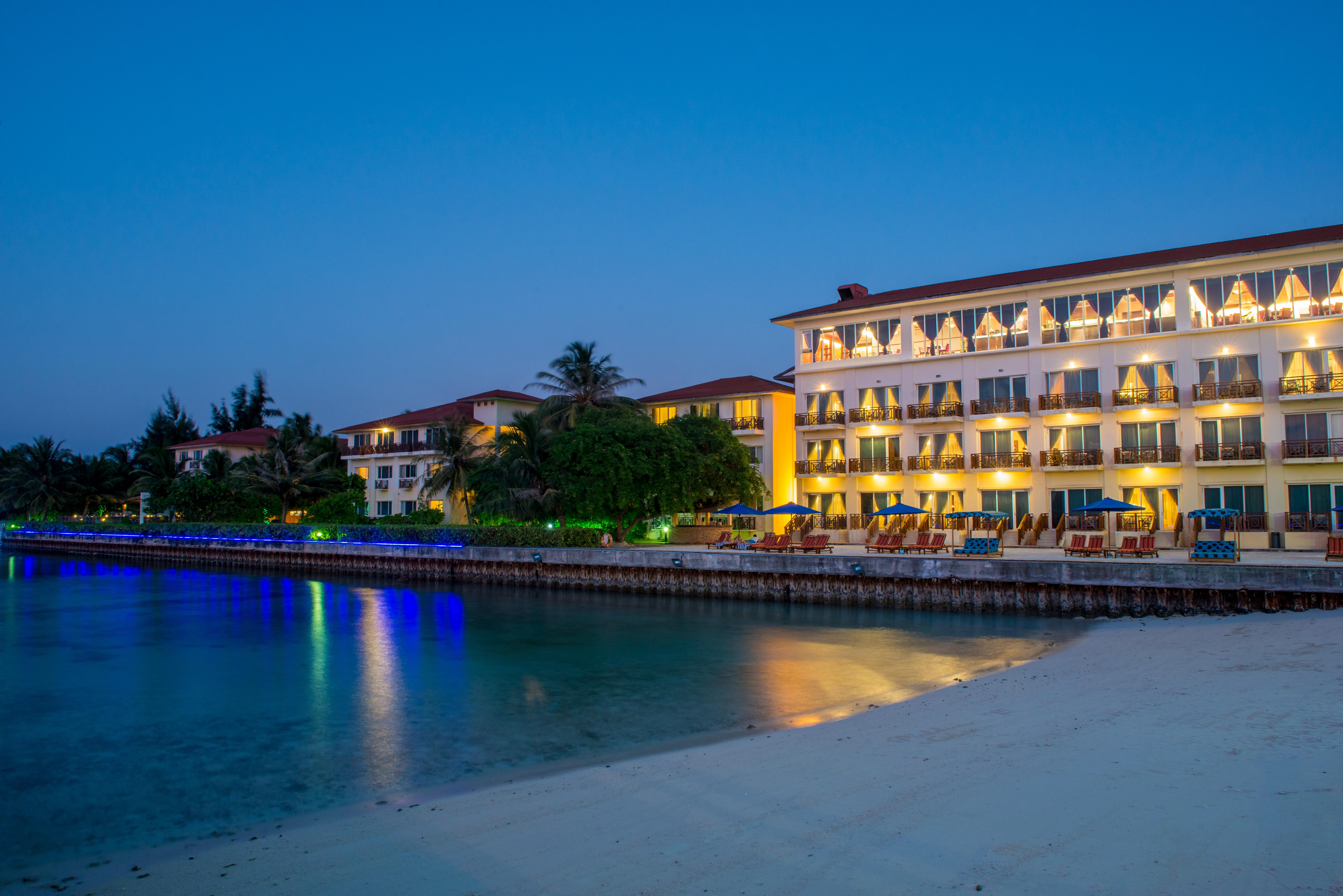 Hulhule Island Hotel Malé Exterior foto